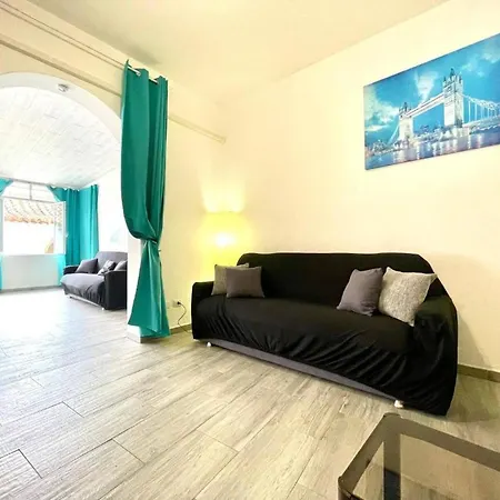 Bonora Suites4 Deluxe Centro Апартаменты *